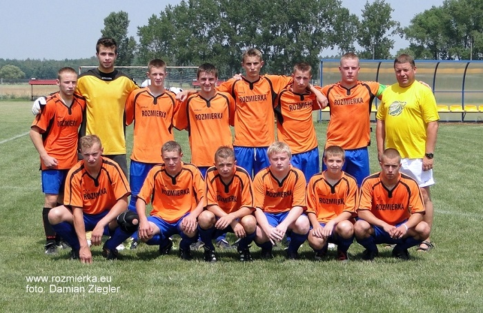 Piłkarze LKS Jedność Rozmierka w 2012 r. 