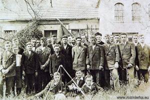 Kongregacja młodzieńców w Rozmierzy - rok 1927